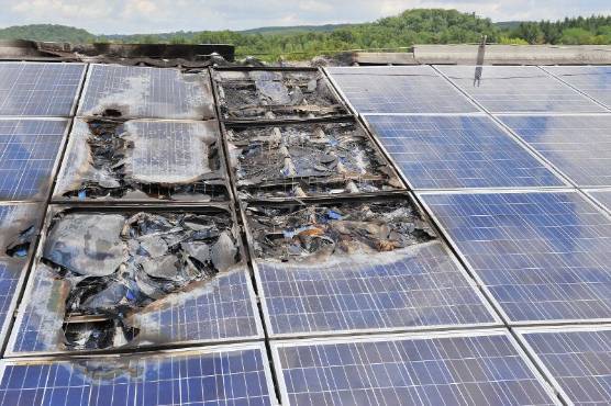 Dégradation des panneaux solaires commerciaux : Ce que vous devez savoir